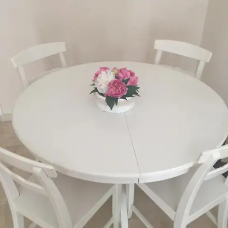 Lovely Family In High Quality Daire